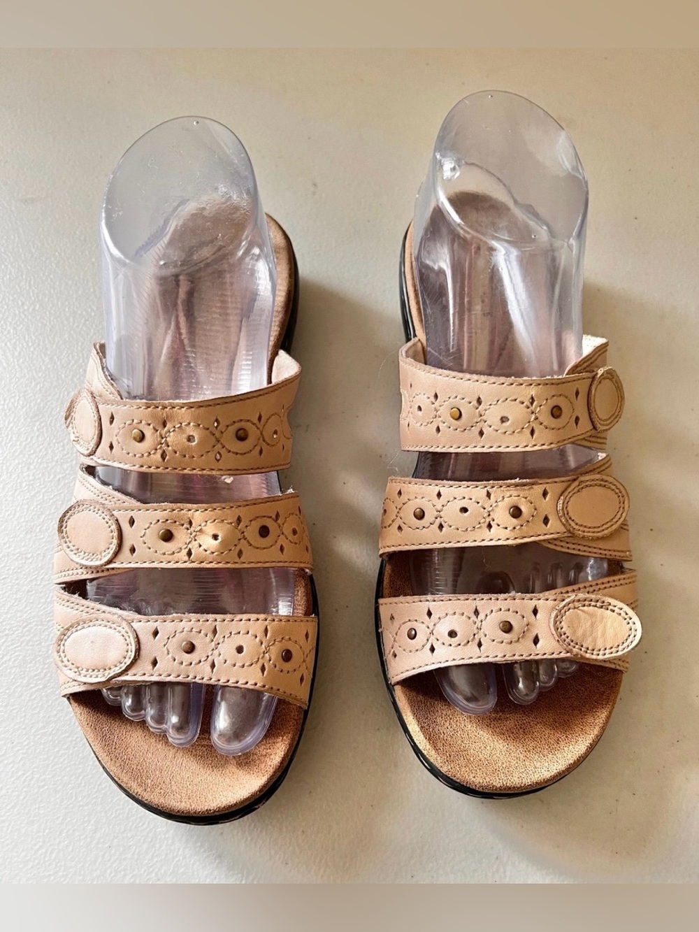 Clarks Leisa Cacti Open Toe Sandals Slip On Size 8. - Picture 2 of 4